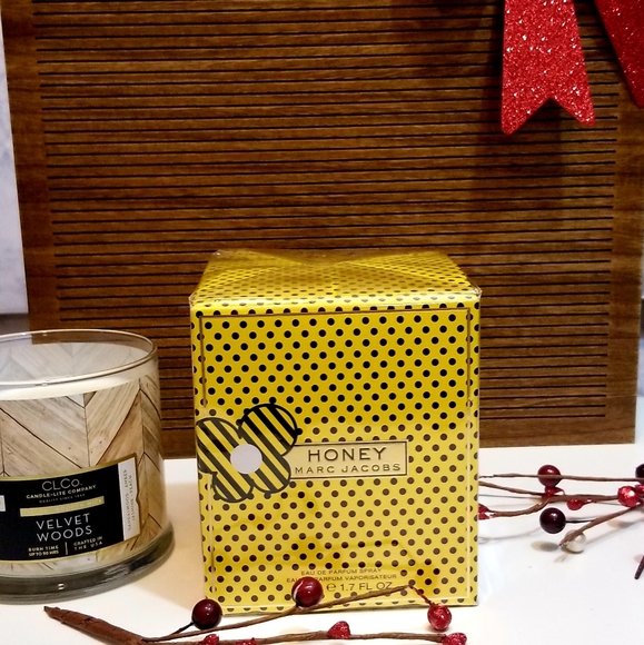 BNIB 1.7 oz Honey by Marc Jacobs Discontinued - Picture 2 of 2